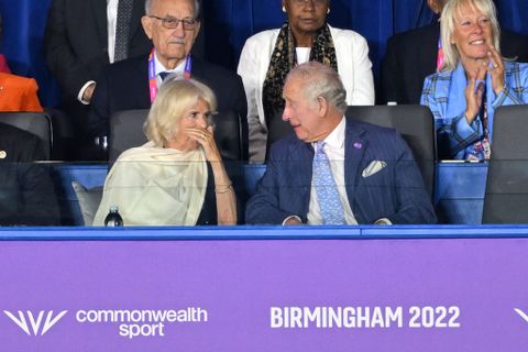 Charles und Camilla eröffnen das internationale Sportereignis