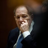Harvey Weinstein: Anklagepunkt Vergewaltigung: Jury spricht ihn schuldig