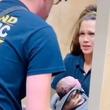 Plötzliche Geburt: Krankenschwester bekommt in Tankstelle ihr Baby: "Ich fühlte den Kopf, es kam einfach raus" 