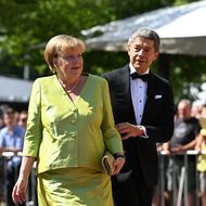 Angela Merkel: In Bayreuth zeigt sie sich ganz innig mit Ehemann Joachim