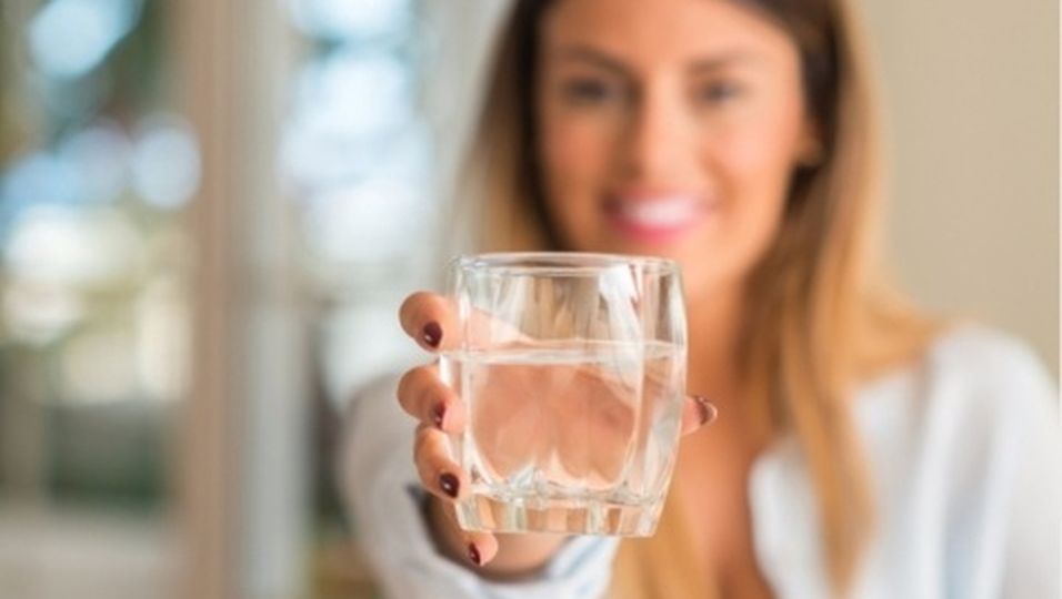"Trink Was(ser)": Mit diesen fünf Tipps trinken Sie genügend Wasser