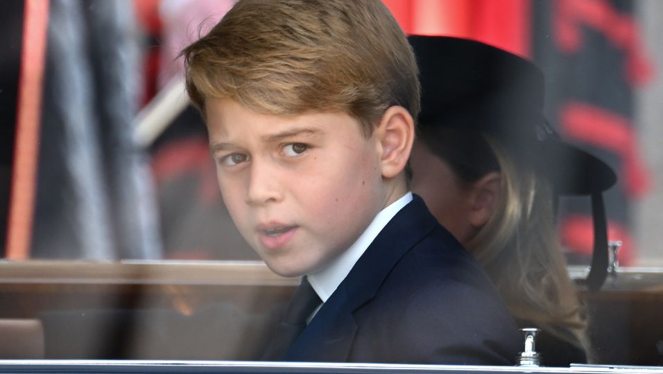 Prinz George kontert bei Schulstreit: “Pass auf, mein Vater wird mal König” 