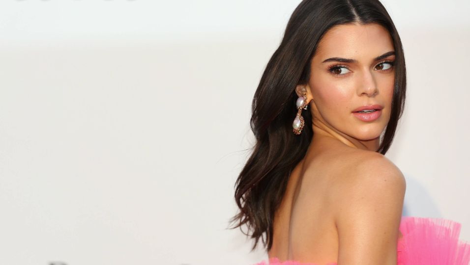 Kendall Jenner und Co.: Alle Stars lieben dieses Musthave für kühle Sommertage!