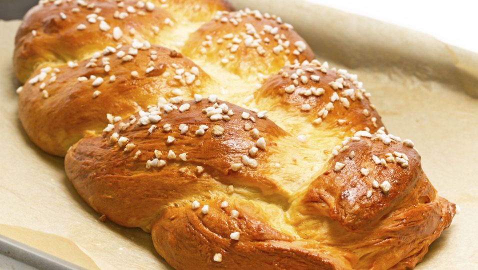 Hefezopf: Leckerei aus Hefeteig backen | BUNTE.de