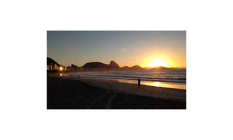 Einzigartig. Der Sonnenaufgang an der Copacabana.