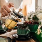 Alternative zum Kaffee: Auf zwei Dinge solltest du beim Tee am Morgen achten