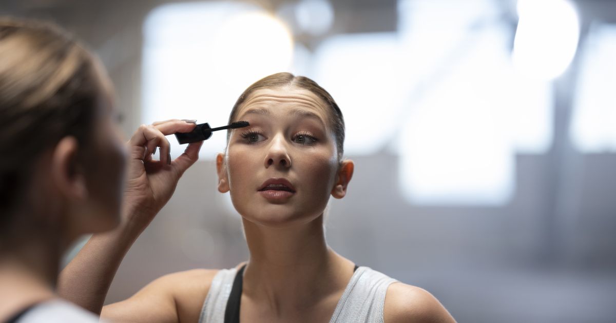 Make-up: Das passiert mit deiner Haut, wenn du geschminkt Sport machst