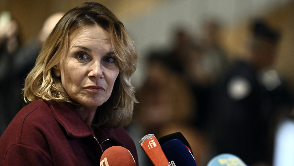 Klägerin Amelie vor Gericht