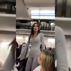 Wutausbruch seiner Exfreundin: Video aus dem Flugzeug geht viral