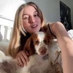 Niedlicher Protest - Studentin packt nach den Ferien für die Uni – die Reaktion ihres Hundes rührt zu Tränen