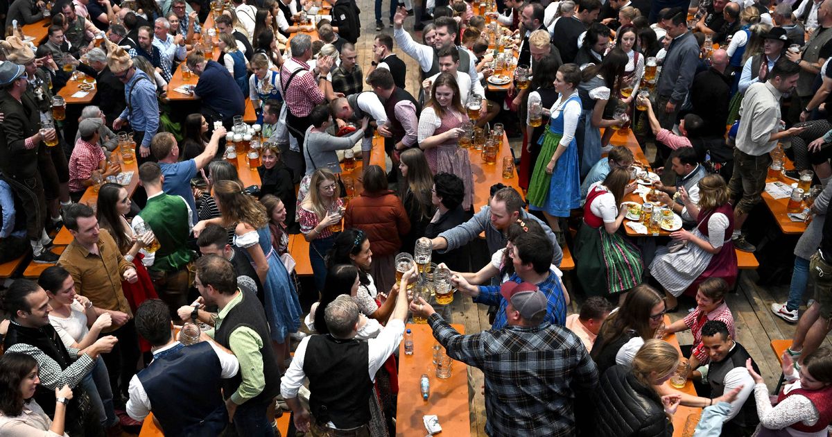 "Fühle mich wie ein Stück Fleisch": Auch 2023 gibt es sexuelle Wiesn-Übergriffe