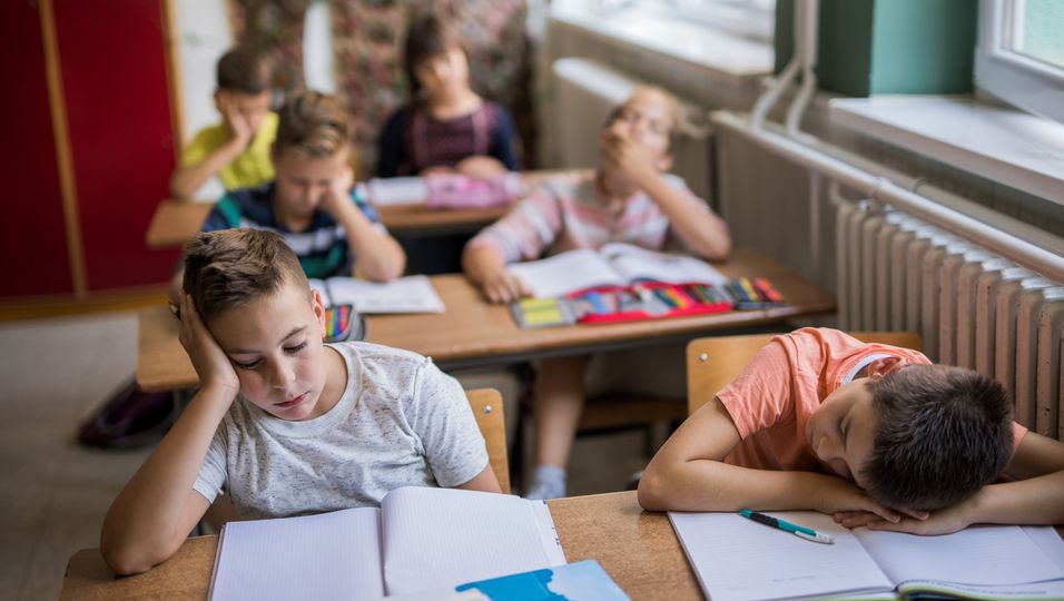 Schlafstorungen Stress Bei Kindern Laut Studie Unseren Kindern Fehlen Jede Nacht Zwei Stunden Schlaf Bunte De