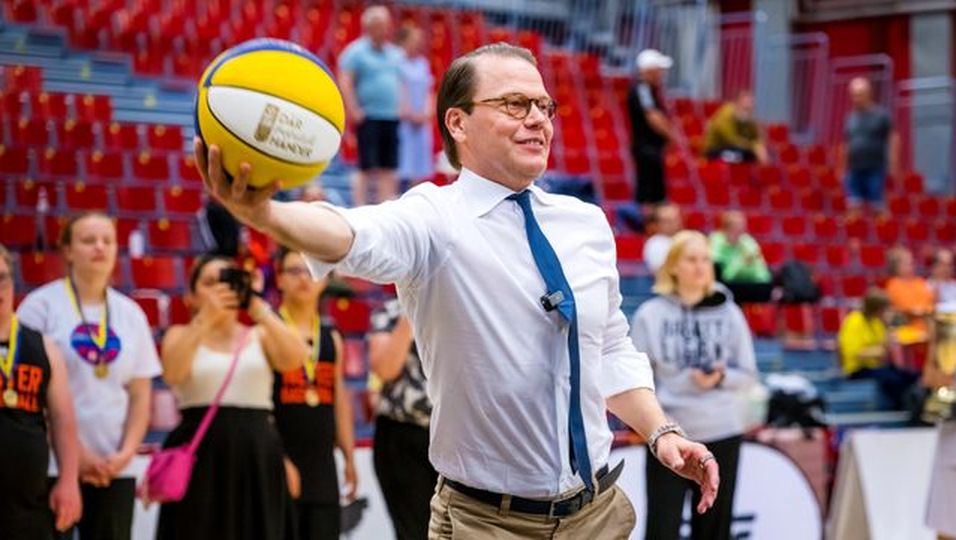 Daniel von Schweden: Heimliches Talent: Hier stellt er sein Basketball-Können unter Beweis 