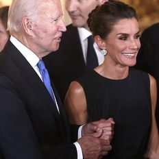 Letizia von Spanien & Joe Biden - Witzeln & Händchenhalten beim Abendessen der Staatsoberhäupter