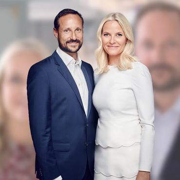 Haakon & Mette-Marit von Norwegen: Romantisches Strahlen & ausgelassenes Kichern: Ihr Ostergruß steckt voller Liebe