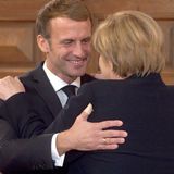 Angela Merkel & Emmanuel Macron - Emotionaler Moment! Zum Abschied blicken sie sich tief in die Augen