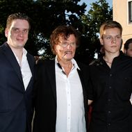Dieter Wedel mit seinen Söhnen