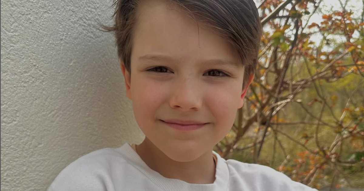 Carl Philip & Sofia zeigen ihren ältesten Sohn Neues Foto! Prinz Alexander feiert seinen 9. Geburtstag