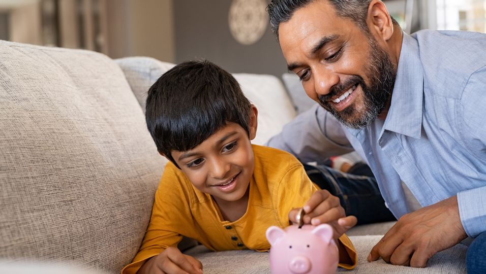 Kinder an die Macht: 5-Jähriger erteilt Vater Lektion - durch eine Spende von 30 Cent