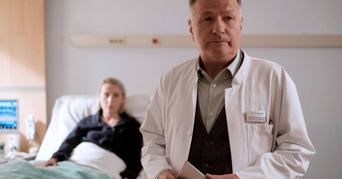 In aller Freundschaft Dr. Heilmann geht wieder an die Presse BUNTE.de