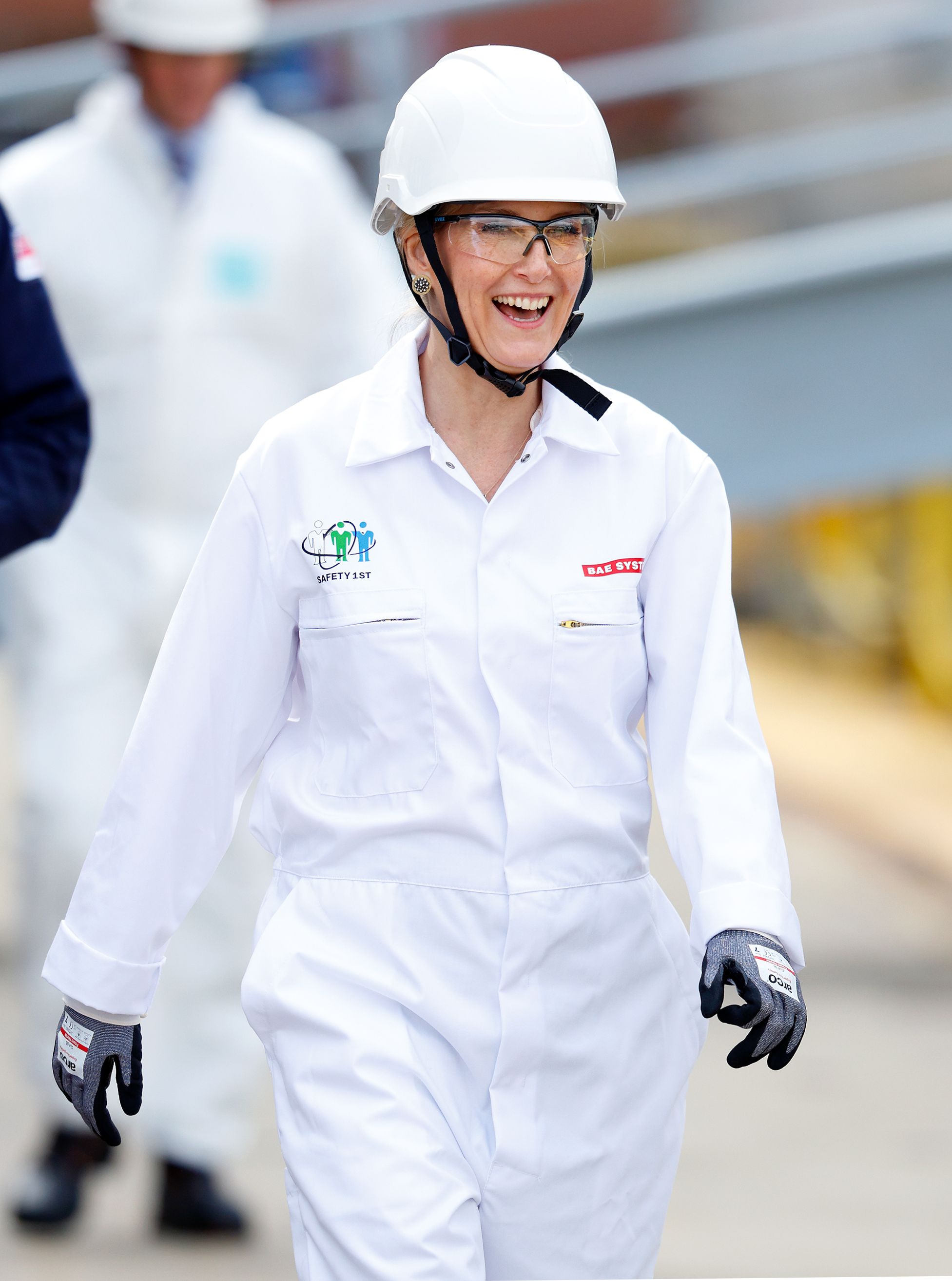 Royal-News: Herzogin Sophie tauscht Glamour-Look gegen Ganzkörper-Schutzanzug