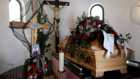 Maria Hellwig: Diese Promis nehmen Abschied vom Volksmusik-Star ...