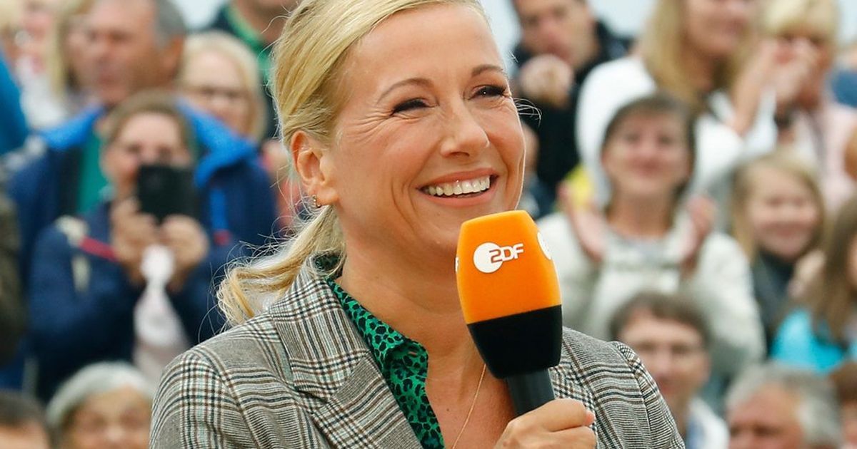 Andrea Kiewel Im "ZDFFernsehgarten" bringt Überraschung sie aus dem