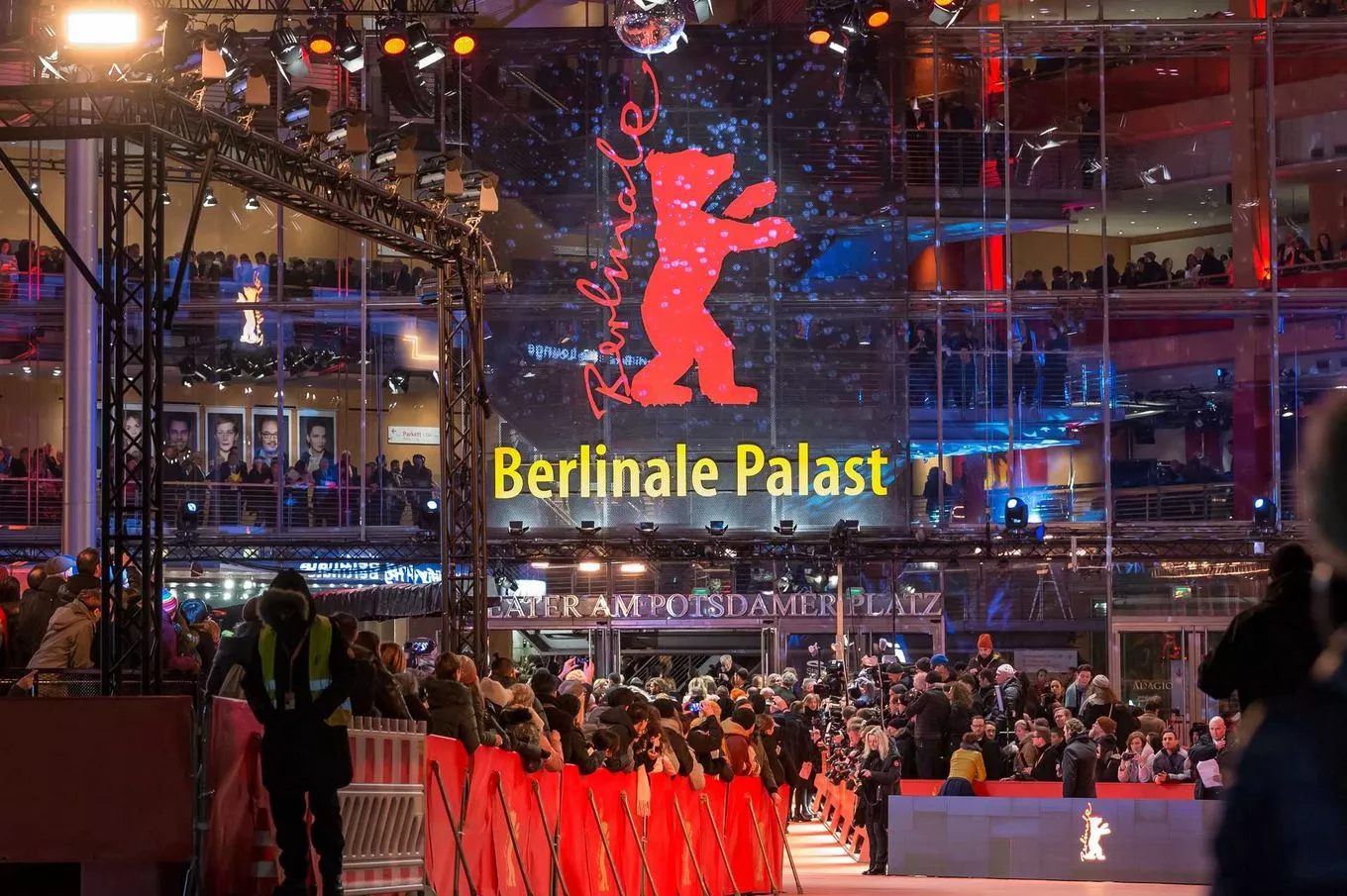 Jo Schück Zum Start der Berlinale erklärt er das "Paralleluniversum" BUNTE.de