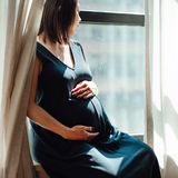 Tochter war zunächst schockiert: 50-Jährige ist mit ihrem eigenen Enkelkind schwanger
