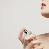 Parfum zum Verlieben: Laut KundInnen "ein Duft, der jeden Mann vom Hocker haut"