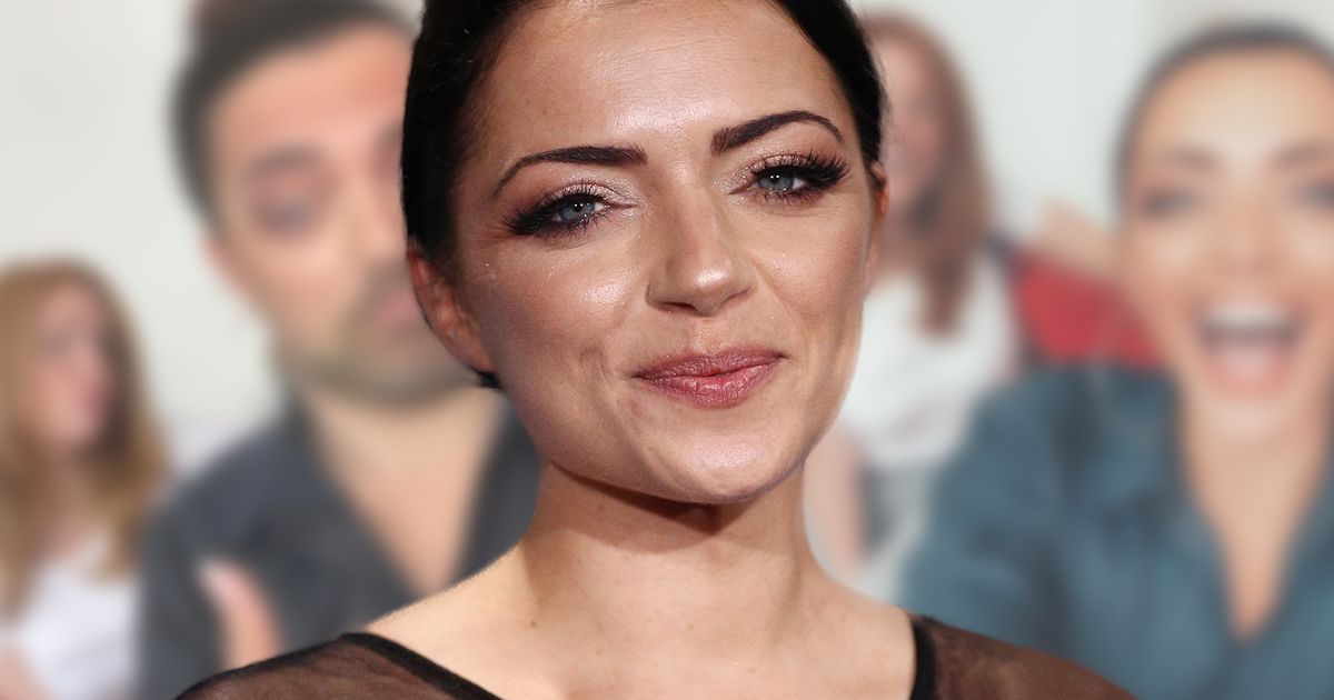 "GZSZ"-Star Anne Menden - Spaß am Set! Mit ihrer Kollegin schneidet sie die  lustigsten Grimassen