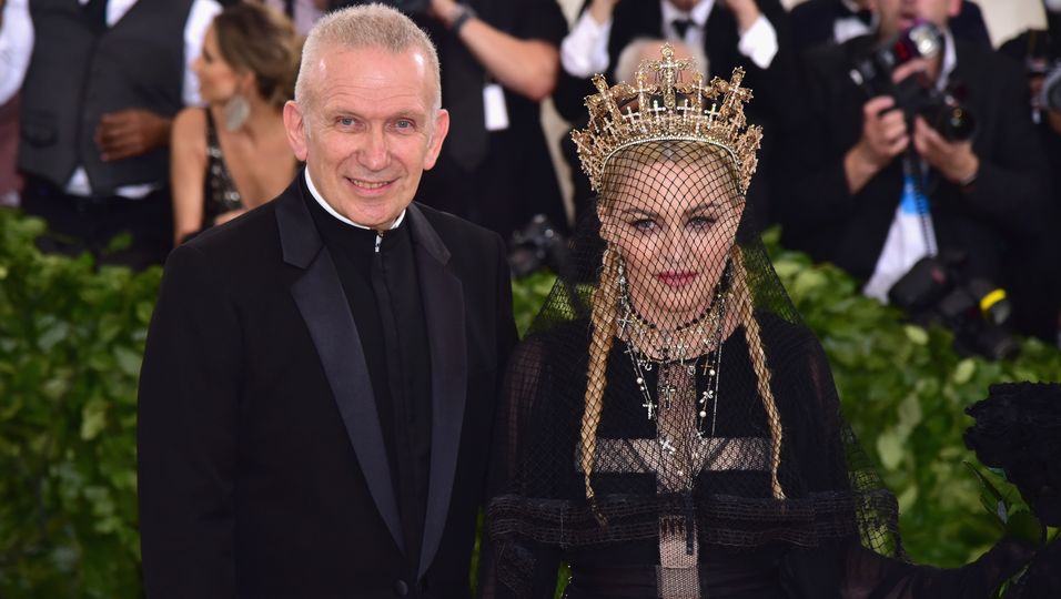 Designer Jean Paul Gaultier und Popstar Madonna bei der Met-Gala 2018 in New York