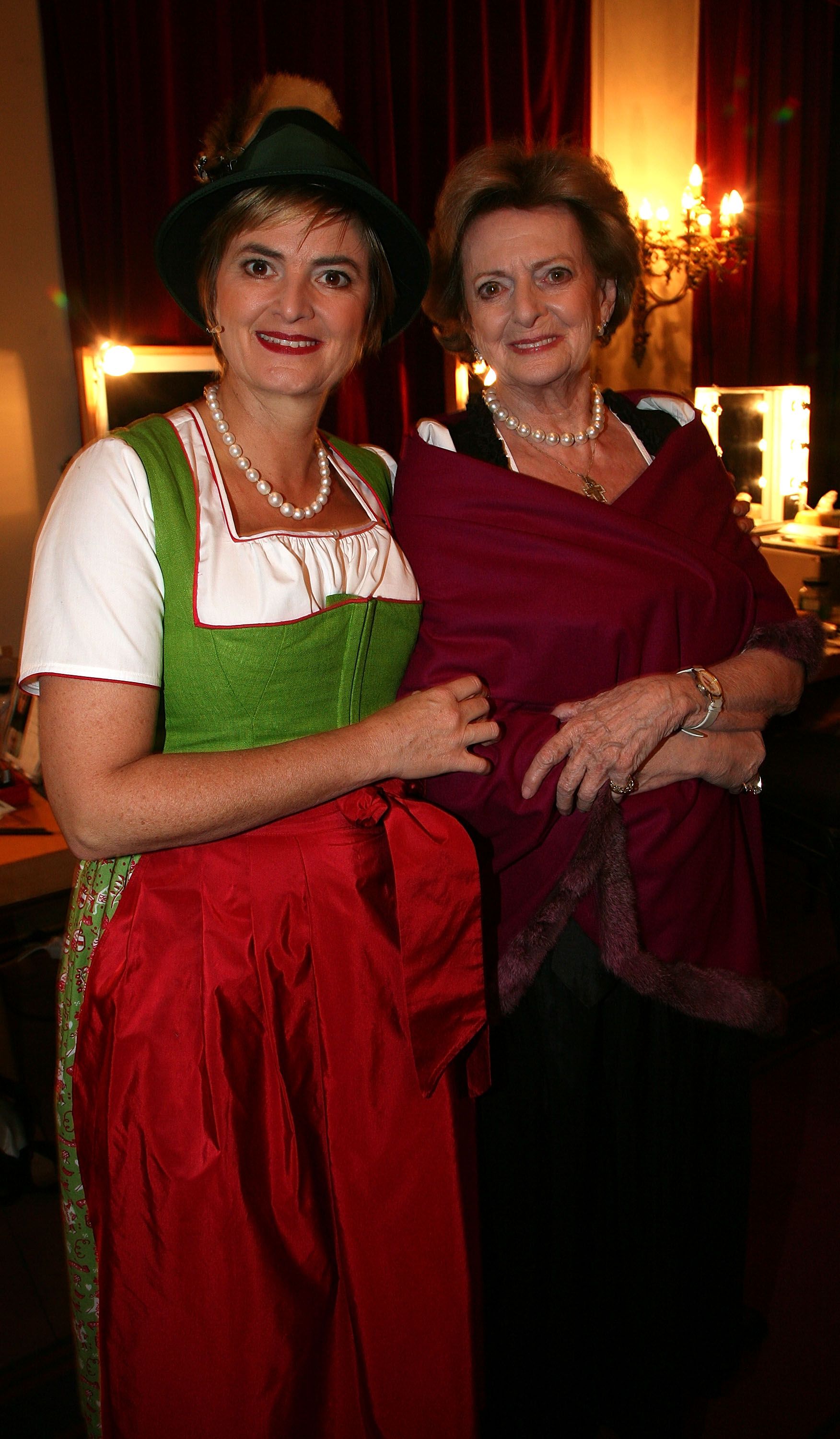 Gloria von Thurn und Taxis und ihre Mutter.