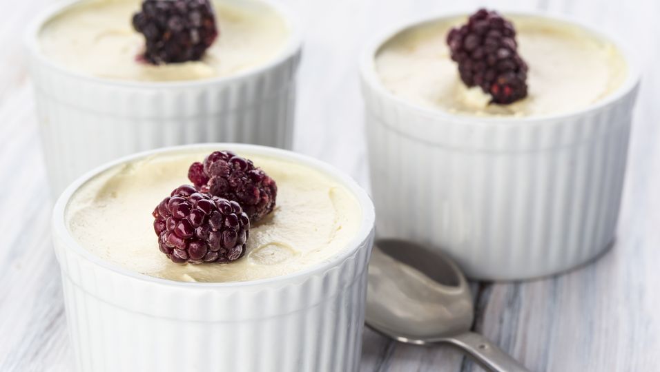 Himmlisch gutes Rezept: Weiße Mousse au Chocolat ganz einfach selbst ...