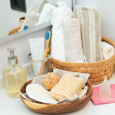 Plastikfrei im Bad: Mit diesen Tipps wird dein Bad noch nachhaltiger