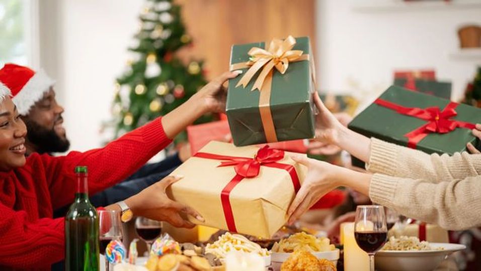 Weihnachten 2023: Diese Geschenke sind im Trend