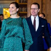 Victoria von Schweden: Satin-Kleid und Leo-Optik – an Daniels Seite wird sie zum Blickfang