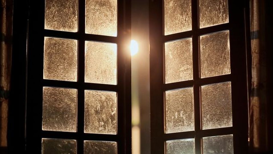 Nicht Aufmachen Warum Du Immer Mit Geschlossenem Fenster Schlafen Solltest Buntede 2945