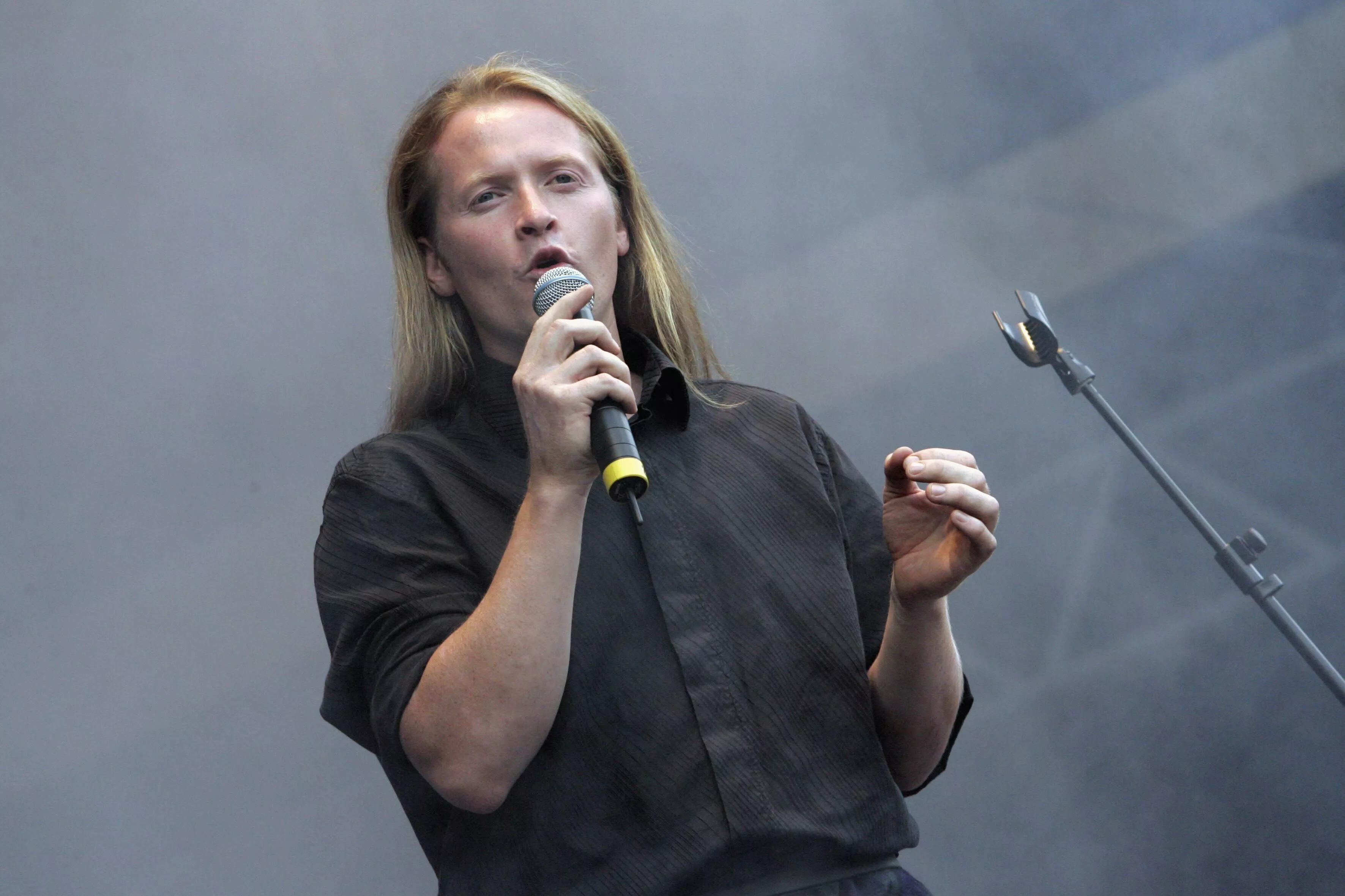 Bereits 2007 trug er seine langen Haare – bis heute.