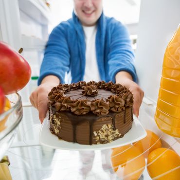 Kuchen ohne Backofen: So gelingen euch 3 einfache Kühlschranktorten