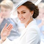 Herzogin Kate: Zum Jubiläum der Queen – sie fährt mit George, Charlotte und Louis in der Kutsche vor