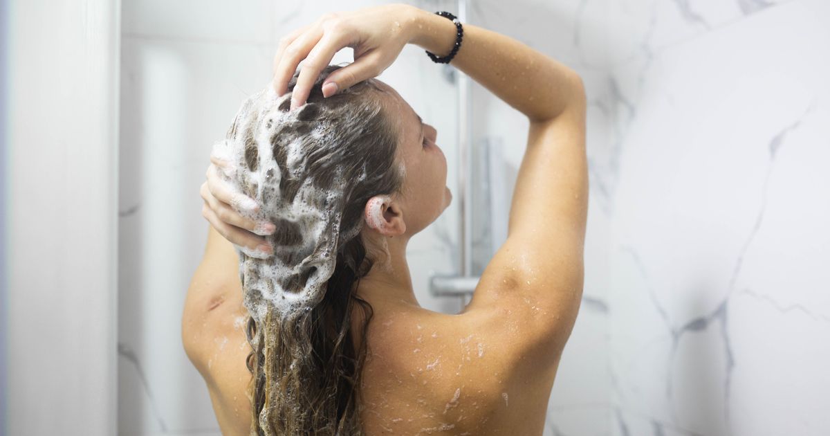 Unter 8 Euro: Ein Drogerie-Shampoo ist DIE Geheimwaffe für feines Haar