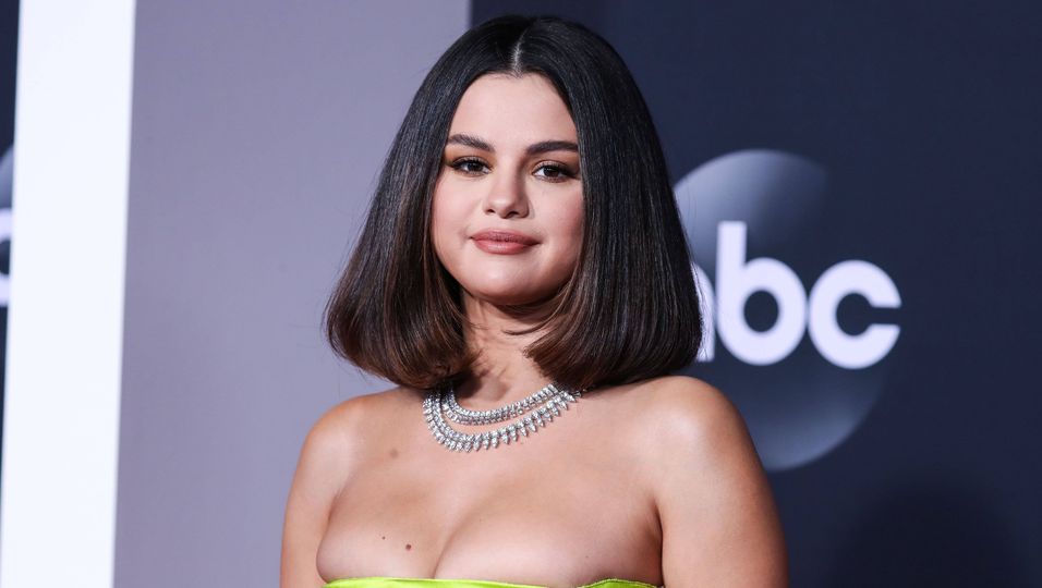 Im Sommer: Auf 6 Beauty-Favoriten verzichtet Selena Gomez nie