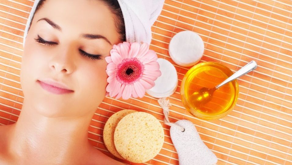 Gesichtspflege - Honig hilft gegen Hautunreinheiten