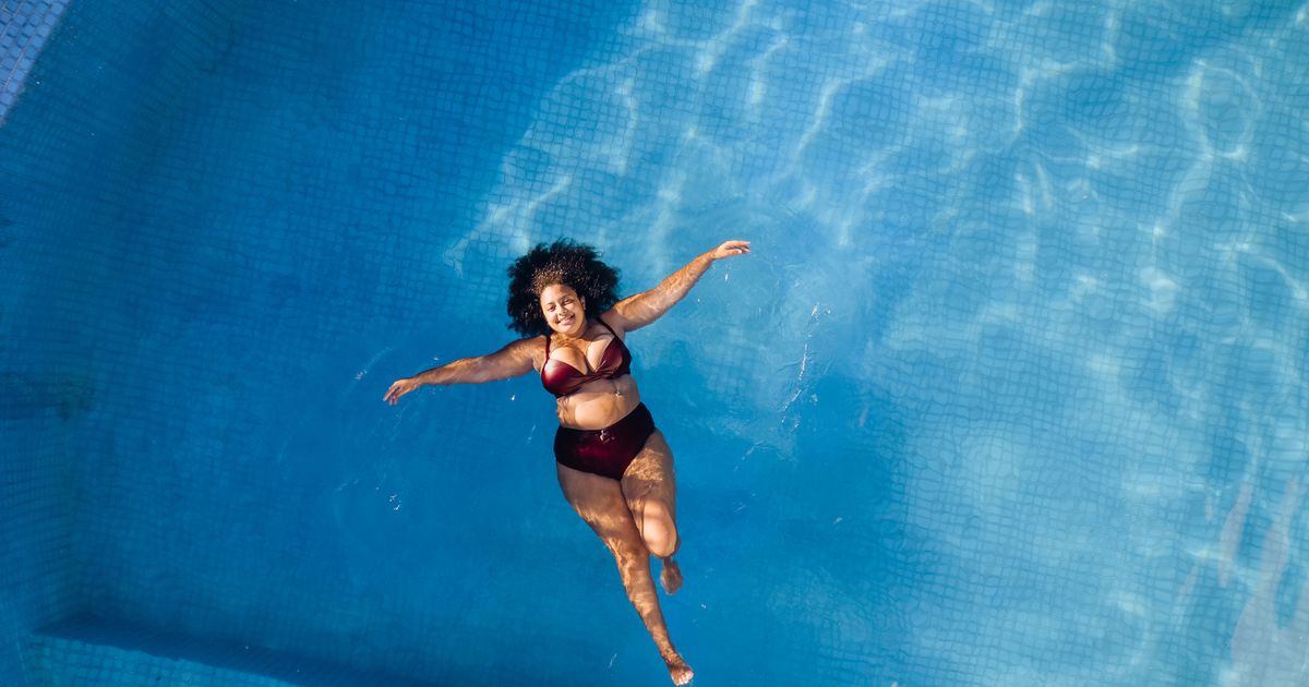 Nie wieder Zupfen Mit diesem Trick sitzt der Bikini bei großer Oberweite perfekt