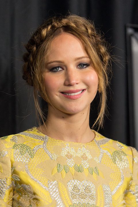 Liebt ebenfalls eine Hochsteckfrisur mit geflochtenen Zöpfen: Jennifer Lawrence 2013 