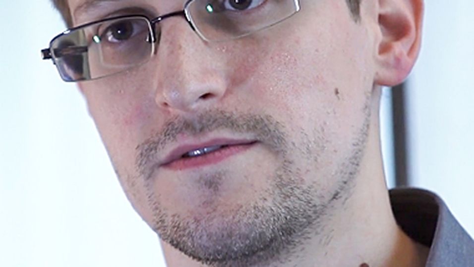 newsline, Edward Snowden