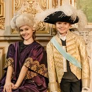 Estelle & Oscar von Schweden: Zeitreise zu Aschenputtel: In der Königlichen Opern greifen sie tief in die Kostümkiste