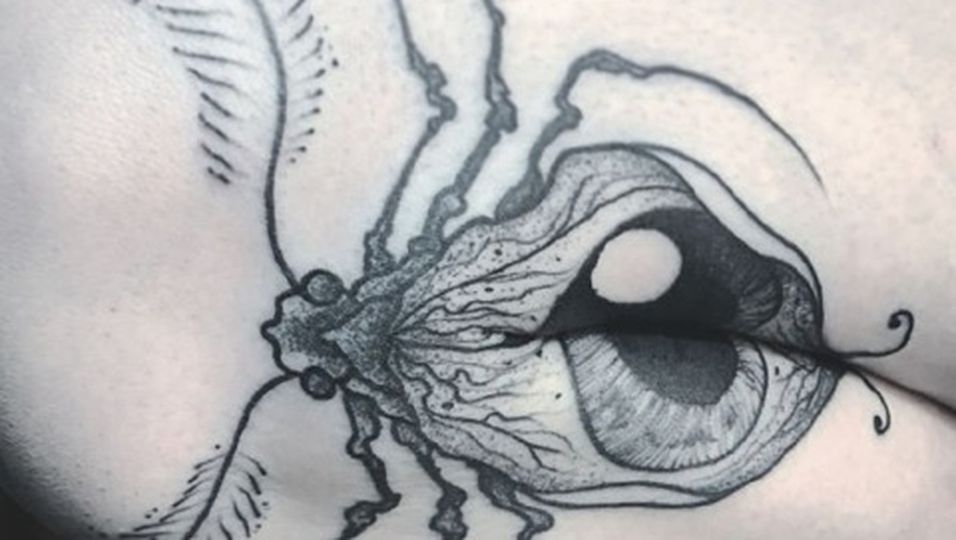 Krasse Körperkunst: Diese Tattoos verändern ihre Form!