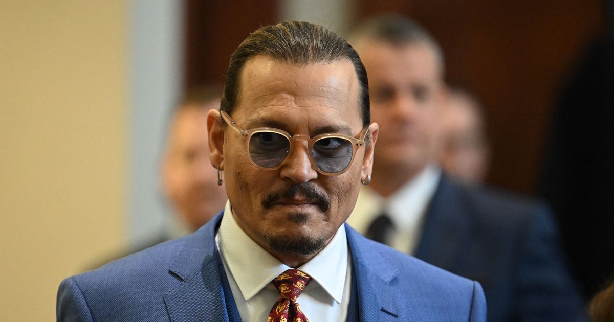 Johnny Depp: Wegen abgetrennter Fingerkuppe: Arzt äußert Zweifel vor Gericht